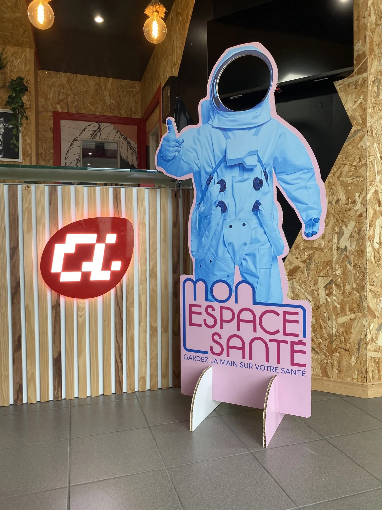 PLV Carton Silhouette